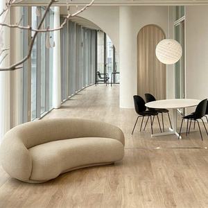 Italienisches Gebogenes Sofa Luxuriöses High-End-Design Maßgefertigte Wohnzimmermöbel Stoffsofa - Product Image 2