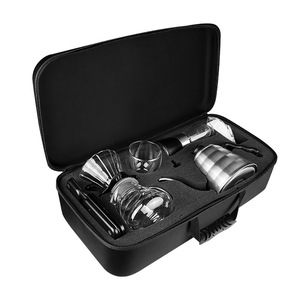 Set de Café Portátil con Molinillo Manual, Tetera de Cuello de Cisne, Gotero de Vidrio, Kit de Viaje, Estuche Negro de EVA con Cierre de Cremallera - Product Image 1
