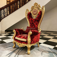 Fauteuil de luxe français en bois massif sculpté avec feuille d'or, fauteuil de salon de villa baroque européen, fauteuil en velours rouge sculpté à la main