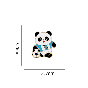 Broche en métal mignonne motif panda footballeur dessin animé, style sportif, badge émaillé décoratif - Product Image 5