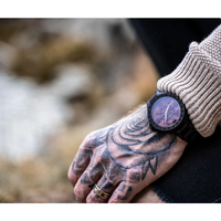 Faible quantité minimale de commande Norse Runes Helm of Awe Supérieur Japon Movt Montres À Quartz Viking Montre En Bois
