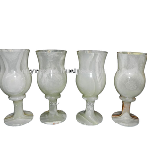 Lot de 4 verres à champagne en onyx blanc, élégants et durables pour votre collection de vins - Product Image 1