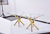 Table de salle à manger rectangulaire moderne en acier inoxydable avec base dorée, personnalisable pour hôtels, mariages et événements scolaires (vente en gros)