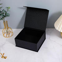 Caja de Regalo de Cartón Rígido Negro de Lujo Personalizada, con Cierre Magnético, Materiales Reciclados, UV Localizado, para Relojes y Velas