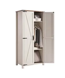 2 개의 헛간 문과 선반이있는 농가 주방 식료품 저장실, 교수형 막대가있는 컨트리 스타일 옷장 캐비닛