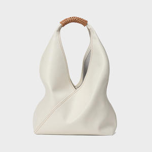 Sac à bandoulière pour femme en cuir véritable, grande capacité, fourre-tout portable pour les trajets quotidiens, imperméable, nouvelle collection - Product Image 6