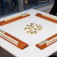 Set Empat Dudukan Papan Permainan Mahjong Modern Lipat Otomatis dari Kayu Pinus Berkualitas Tinggi Desain Ramah Lingkungan untuk Dekorasi