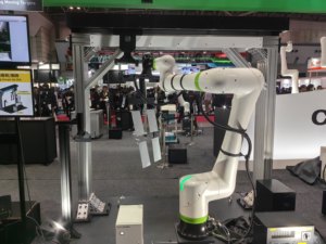Brazo Robótico Cobot Fanuc CRX-10iA de 6 Ejes con Pinza Robótica para Automatización de Recogida, Colocación y Manipulación - Product Image 1