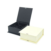 Boîte cadeau magnétique noire en carton réutilisable conçue sur mesure Boîtes magnétiques pliables pour un emballage cadeau facile