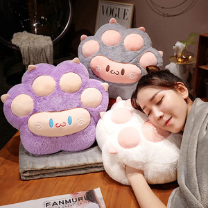 Coussin-couverture super doux 3-en-1 en peluche patte de chat de dessin animé pour anniversaire, avec rembourrage en coton PP, chauffe-mains et coussin de sieste de bureau, idéal comme cadeau. - Product Image 6