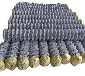 Clôture en treillis métallique galvanisé à chaud de 6 pieds de haut et 50 pieds de long pour usage résidentiel, agricole et sportif - Product Image 1