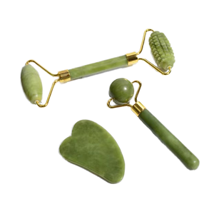 Rouleau <span class=keywords><strong>de</strong></span> jade pour le visage et outils <span class=keywords><strong>Gua</strong></span> <span class=keywords><strong>Sha</strong></span> - Comprend un véritable rouleau <span class=keywords><strong>de</strong></span> jade en <span class=keywords><strong>pierre</strong></span> naturelle anti-âge pour lifting du visage - Product Image 3