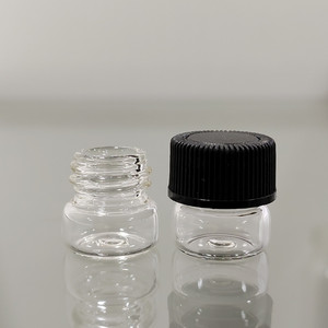 Offre Spéciale 0.5ml 1ml 2ml 4ml 5ml Flacons en verre <span class=keywords><strong>de</strong></span> <span class=keywords><strong>pharmacie</strong></span> avec bouchon en plastique à vis - Product Image 1