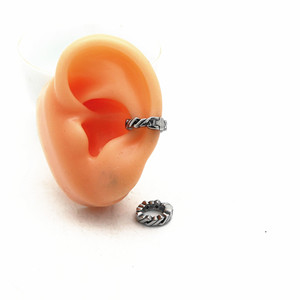Pendientes con clip yunnique, geométricos, de acero y titanio, unisex, estilo punk, joyería de moda - Product Image 4