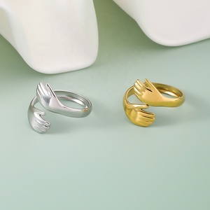 Anillo de Acero Inoxidable con Diseño de Abrazo de Amor |   Joyería con Diseño Único de Manos Abrazadas |   Anillo de Dedo Ajustable Minimalista para Mujer - Product Image 2