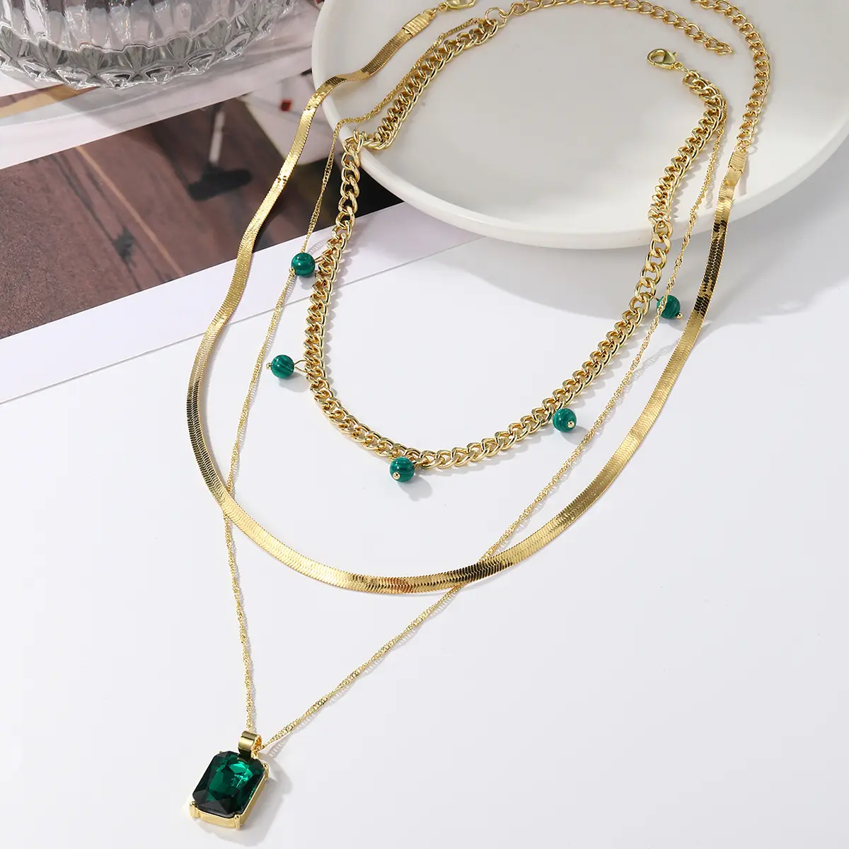 Ins Style Modeschmuck Schlangen kette Mehr schicht ige vergoldete Perlenkette Drei schicht ige Augenanhänger-Halskette für Frauen