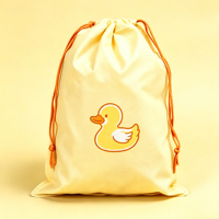 Pochette à cordon personnalisée en toile imprimée avec un adorable panda de dessin animé, sac de rangement écologique pour l'emballage de cadeaux et l'organisation d'équipements sportifs