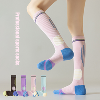 Chaussettes de sport professionnelles personnalisées pour femmes, vente en gros, pour la course, le basketball, le football, confortables, mi-mollet, hautes, à compression