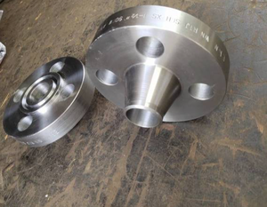 Bridas de acero al carbono de fábrica china con cara elevada, para sistemas de tuberías de plantas de tratamiento de agua - Product Image 1