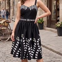 Nouvelle Robe Bretelles Mi-Longue Vintage Décontractée et Tendance pour Femme, à Rayures Noires et Blanches avec Imprimé Serpent Contrastant et Lacets