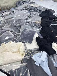 2025 정리 여성 의류 도매 캐주얼 드레스 티셔츠 혼합 포장 무작위 배달 재고 의류 - Product Image 6