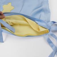 Robe sans manches pour femme, col rond minimaliste, style polyvalent, longueur genou, avec appliqué brodé contrastant, 100% polyester
