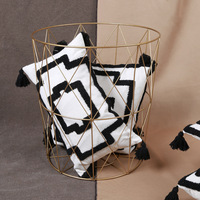 Housse de coussin de canapé en peluche personnalisée Innermor Square Bohemia moderne noir et blanc géométrique 100% polyester avec broderie 3D pour la cuisine