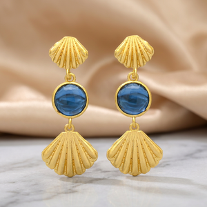 Nouvelles boucles d'oreilles pendantes ethniques dorées, design coquillage, pierre précieuse bleue Monalisa, en laiton, cadeau unisexe pour mariage - Product Image 3