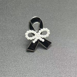 Broche nœud noir et blanc avec perles en alliage de zinc, bijoux de mode pour femmes, cadeau - Product Image 1