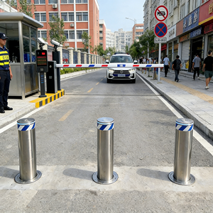 Bolardos de Seguridad Automáticos Hidráulicos de Acero Inoxidable con Control Remoto para Estacionamiento - Product Image 1