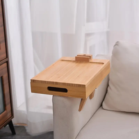Support de téléphone de table rotatif à 360 ° Offre Spéciale plateau d'accoudoir de canapé en bambou avec rangement conception à clipser réglable pour canapés larges