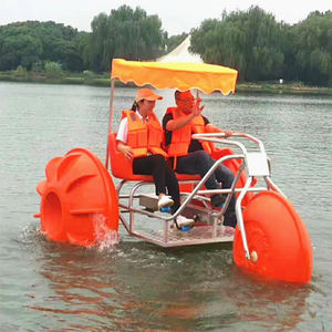 Equipo de juego de agua popular Tres ruedas grandes Pedal Bicicleta Mar Bicicleta <span class=keywords><strong>Triciclo</strong></span> acuático para la venta - Product Image 1