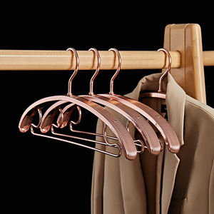 <span class=keywords><strong>Allibaba</strong></span> Custom Driehoeken Enkele Aluminium Pak Kleding Hanger Glossy Online Winkelrek Garderobe Keuken Kleding - Product Image 3