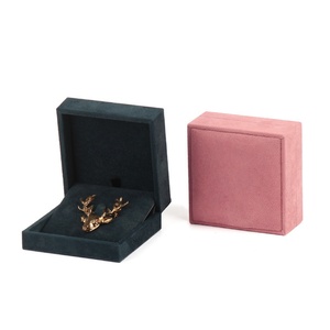 Luxury Modern Rectangle PU Leather Brooches Packaging Box Flip-Top Velvet for Armband Medal Jewelry <b>Gift</b> <b>Boxes</b> - Product Image 6