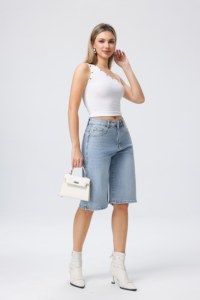 Shorts in Denim a Vita Alta con Dettagli Rivettati, Design Asimmetrico, Stile Casual Estivo in Cotone - Product Image 1