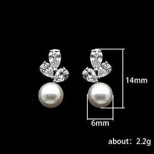 Orecchini a Perno a Forma di Foglia d'Acero per Donne, Accessorio Semplice per Uso Quotidiano, Gioiello di Moda - Product Image 3