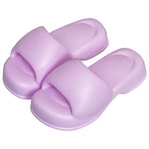 Nuove <span class=keywords><strong>Ciabatte</strong></span> <span class=keywords><strong>Donna</strong></span> 2023 Primavera Estate con Suola Spessa Antiscivolo alla Moda, Scarpe da <span class=keywords><strong>Casa</strong></span> in EVA per Interni - Product Image 1