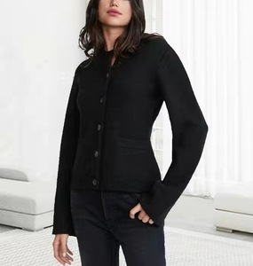 Produttore ODM e OEM di Cardigan Personalizzati in Maglia di Qualità, Misto Lana e Cashmere, Cardigan con Bottoni per Donna - Product Image 4
