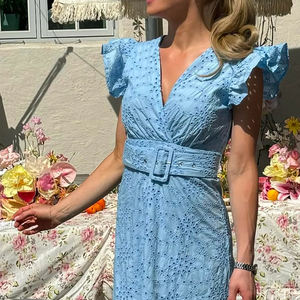 Nouvelle robe décontractée ajustée à col en V profond, découpée, pour soirée plage, en coton brodé, confortable et personnalisée - Product Image 4