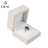 Bague en cuir PU beige de qualité luxueuse personnalisée, boucle d'oreille, collier, boîte d'emballage de stockage de bijoux