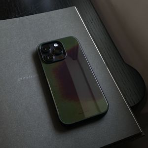 Funda Plegable de TPU+PC Estilo Chino Original con Protector de Cámara, Diseño de Astronauta Rojo, Correa para Teléfono para 15/14/13 Pro/i17 Pro - Product Image 6