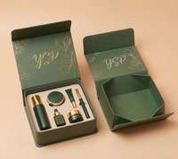 Boîte d'emballage cosmétique pliable sur mesure de marque haut de gamme, boîtes rigides pliables avec insert pour ensembles de soins de la peau de grande valeur