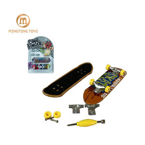 Populaire enfants jeu <span class=keywords><strong>Mini</strong></span> plastique mixte accessoires main Sport nouveau Fidget jouet ensemble impression personnalisée planches à roulettes doigt avec outils - Product Image 1