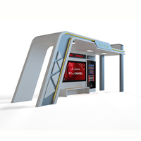 Parada de Autobús Convencional con Señalización Digital y Pantalla Publicitaria