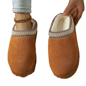 Chaussons d'intérieur pour hommes à semelle épaisse et bout fermé en daim avec coutures, pour usage domestique, automne-hiver, directement du fabricant, en stock - Product Image 5