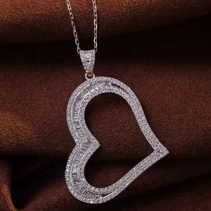 Collar Xinfly de Oro Real de 18k con Corazón de Durazno Grande y Diamantes Naturales de 0.65ct para Mujer - Product Image 1