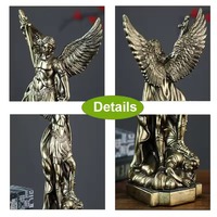 Statue en résine artistique personnalisée peinte à la main de Saint Michel Archange, sculpture religieuse, bouclier, autel d'église, cadeaux catholiques pour les fêtes