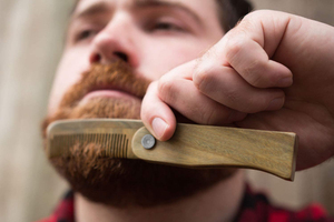 Chất Lượng Cao Bằng Gỗ Râu Comb Tuỳ Chỉnh Biểu Tượng Màu Xanh Lá Cây Gỗ Đàn Hương Gấp Râu Lược - Product Image 2