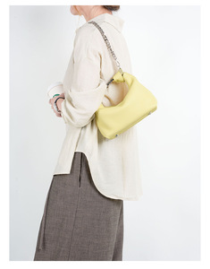 Sac fourre-tout en cuir véritable pour femme HOBO, style européen et américain, léger, avec large bandoulière, grande capacité, en cuir de vachette souple, pour le printemps - Product Image 5