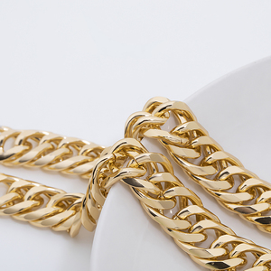 Collana girocollo a catena piatta per clavicola piatta in oro bombastico in lega Choker da donna - Product Image 2